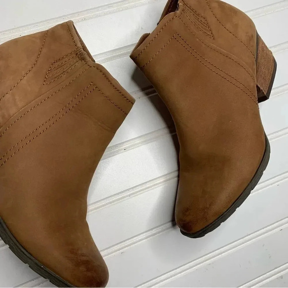 Blondo  Villa Waterproof Ankle Bootie - Picture 10 of 11